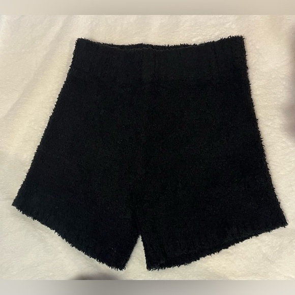 Skims Sz Women’s L/XL black cozy knit teddy bear soft shorts NWT! - Picture 8 of 8